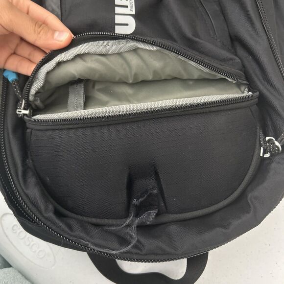 Thule Sweden Backpack 18L Black Laptop Compartment - Picture 7 of 10